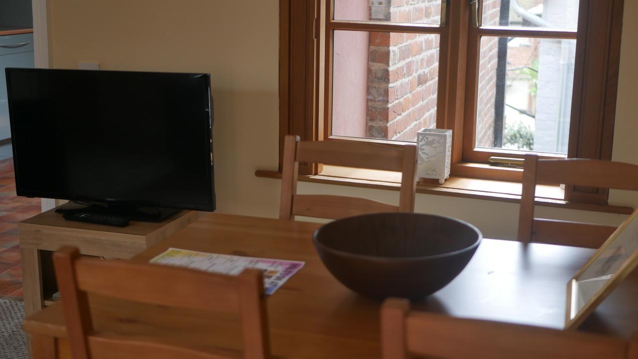 The Keep Apartment Ludlow Ngoại thất bức ảnh